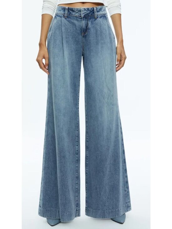 Alice + Olivia Denim - Alice + Olivia ERIC LOW RISE JEAN in SADIE LT VINTAGE BLUE Size 28